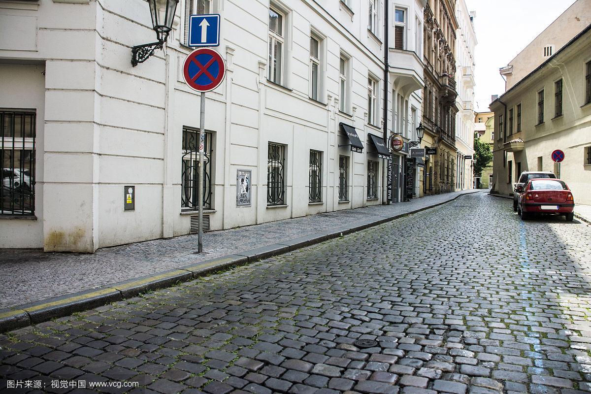 如何设计实验室信息管理系统的导航和页面结构？